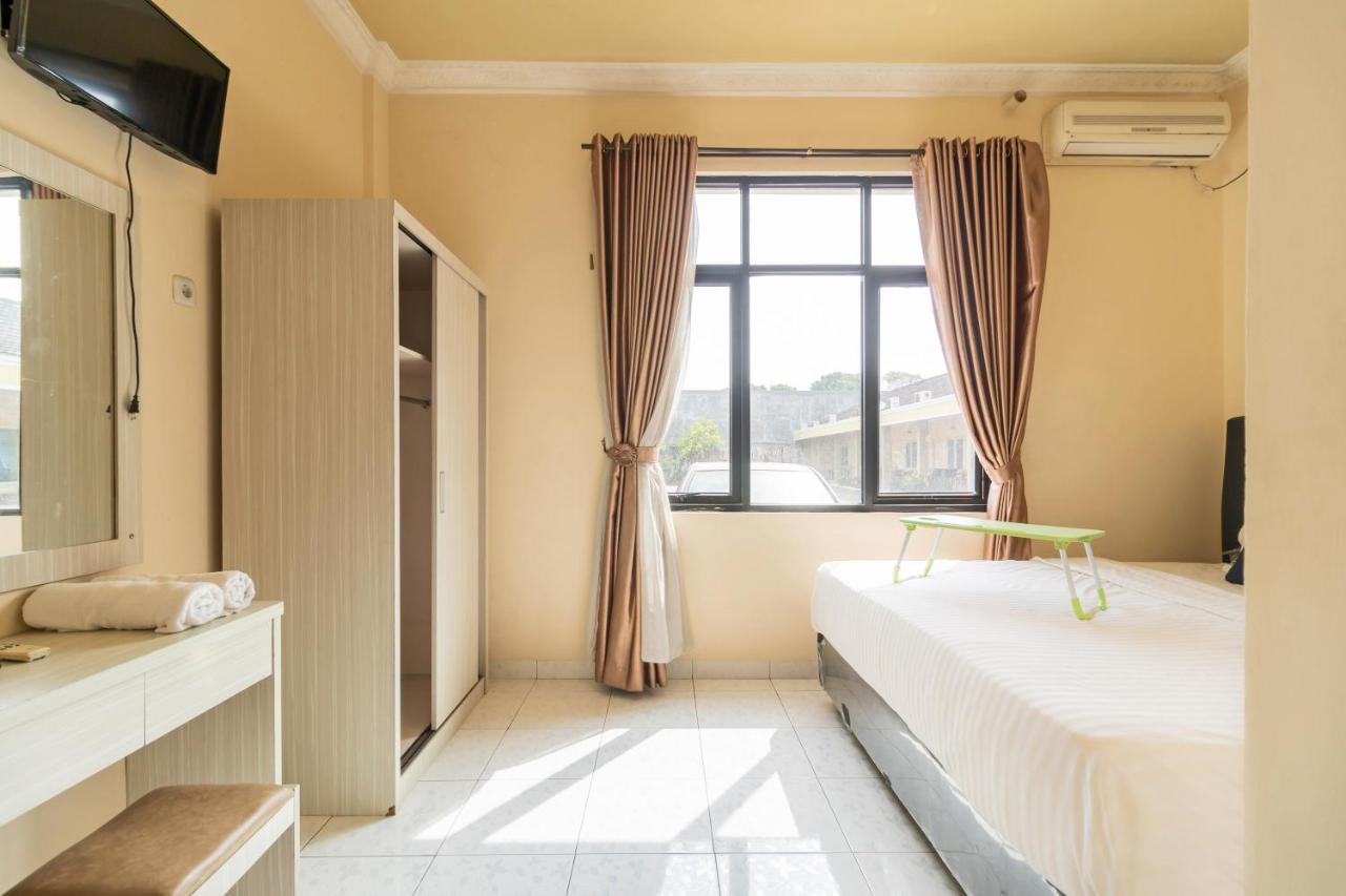 Urbanview Hotel Nugraha Palembang By Reddoorz Exterior foto