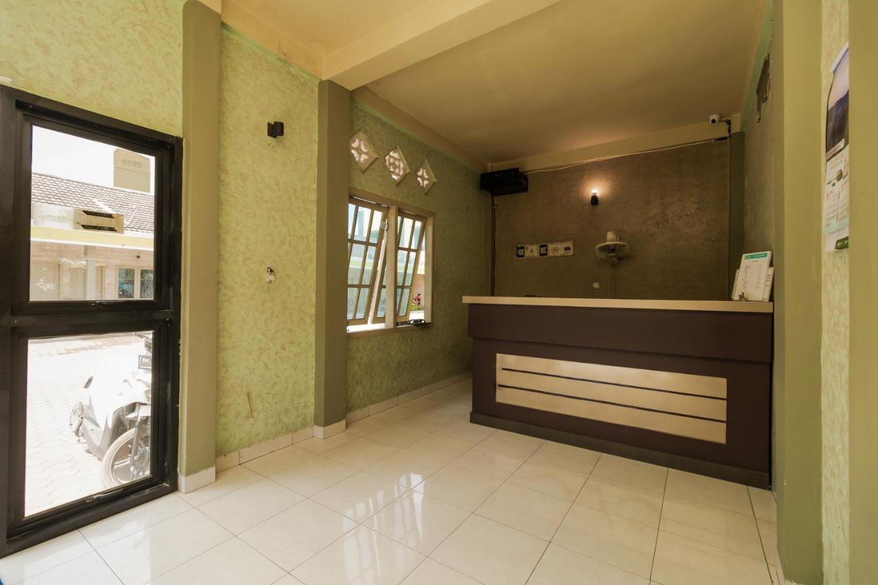 Urbanview Hotel Nugraha Palembang By Reddoorz Exterior foto